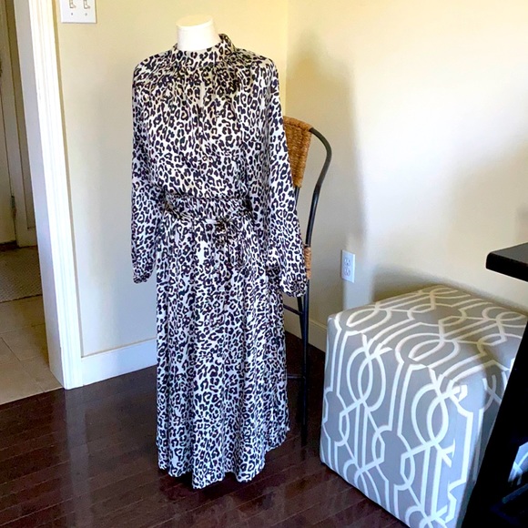 LOFT Dresses & Skirts - Animal print long sleeve with belt.  Worn once